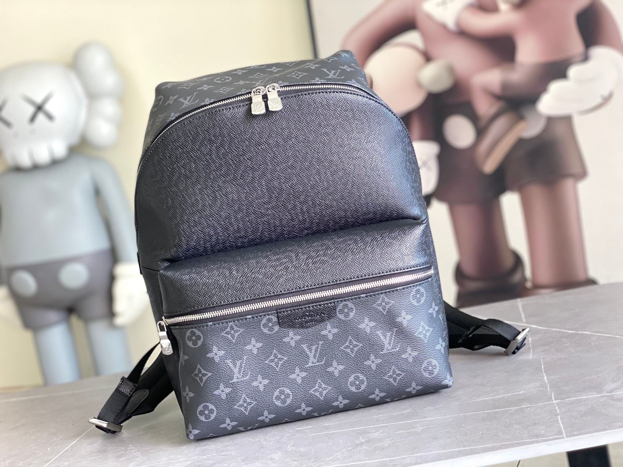 LV Discovery Backpack M30230 40x30x20cm