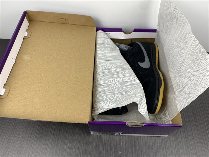 NK SB Dunk Low Fog BO6817-010