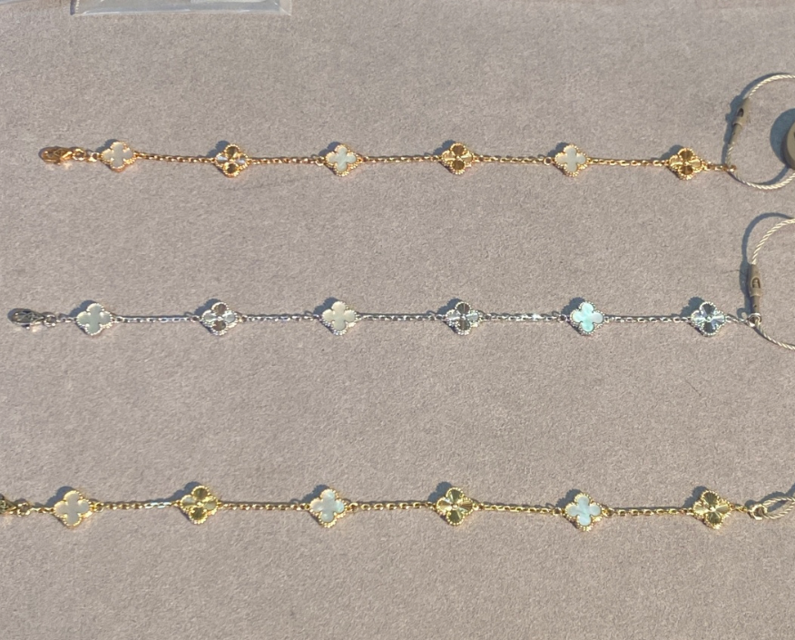 Van Cleef & Arpels Vintage Alhambra 5 Motifs Bracelet No Diamond