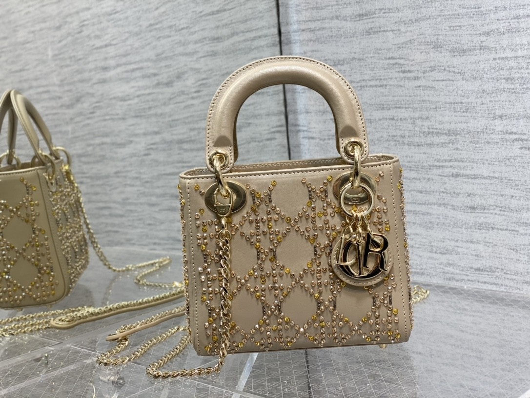 DR Handbag 17x15x7cm