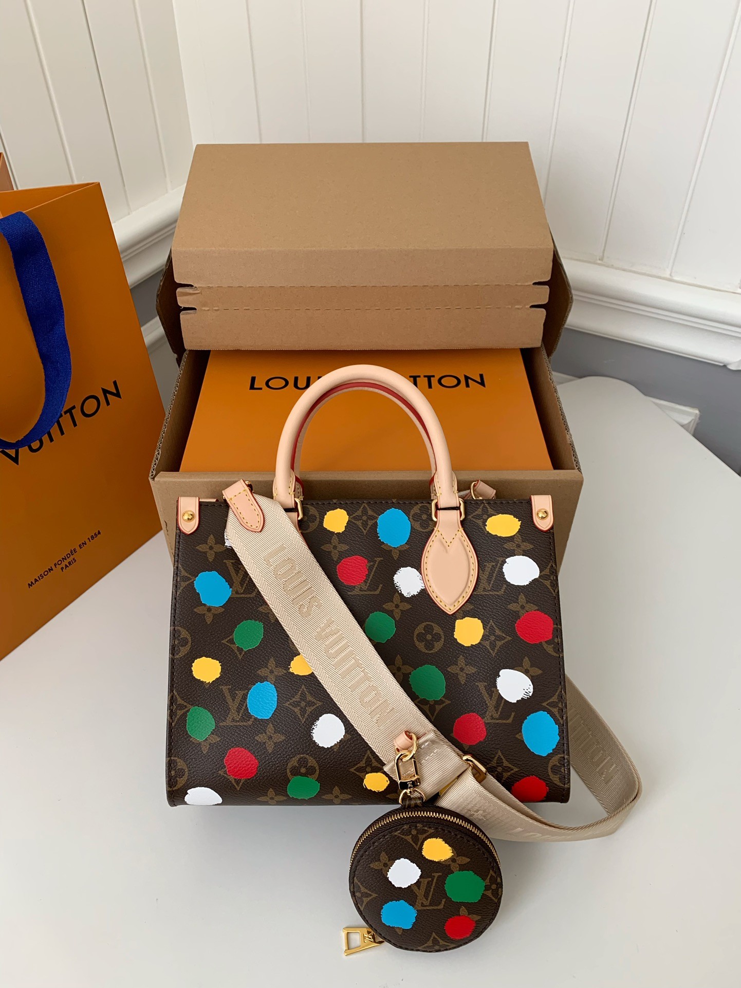 LV x YK ONTHEGO 25*19*11.5cm