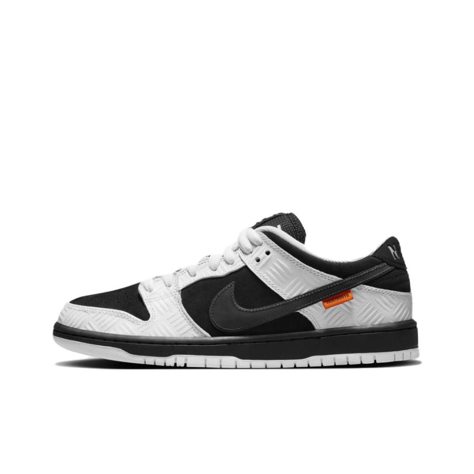 TIGHTBOOTH × Nike SB Dunk Low 