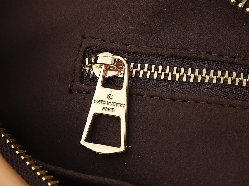 Fashion 8.1″x6.7″x3.1″ Genuine Leather Crossesbody bag with Adjustable straps BB-9211029