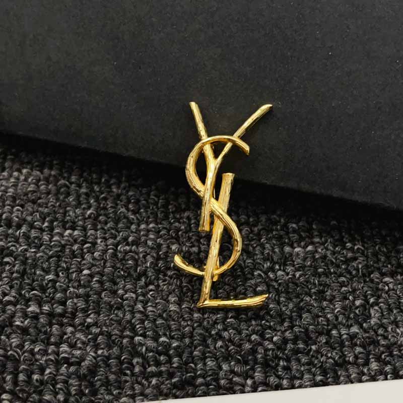 New Golden Letters Brooch QTXZ-9110011