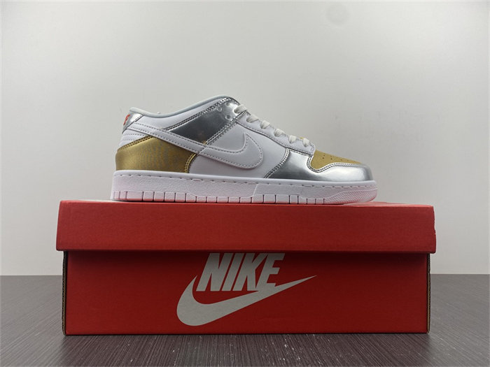 NK Dunk Low Heirloom DH4403-700
