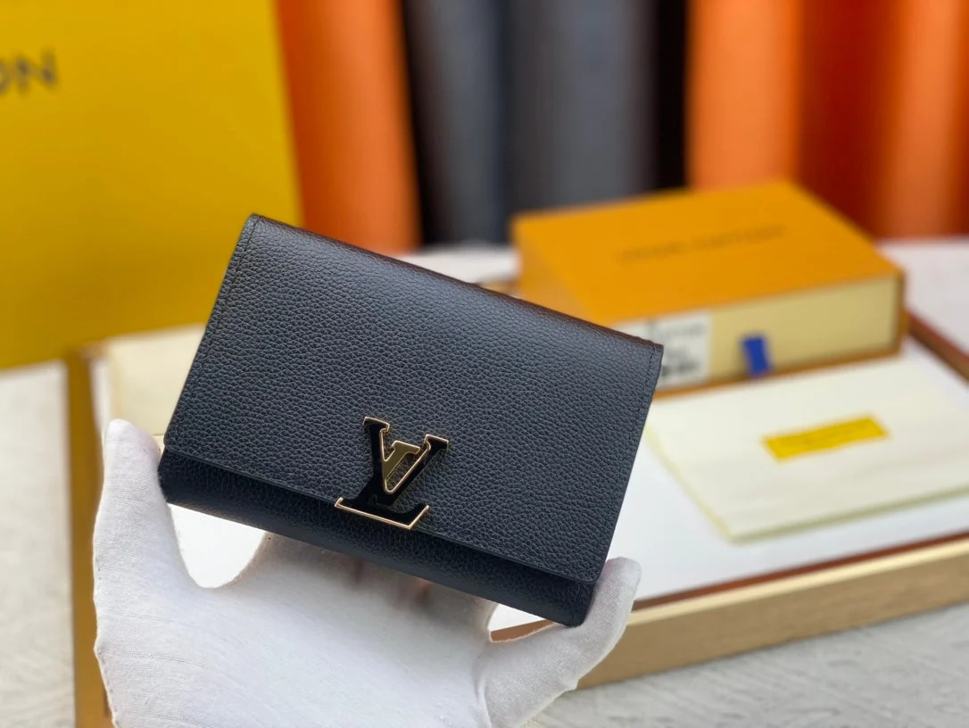 【Louis Vuitton】A hugely popular tri-fold wallet in various colors (M62157) that you'll instantly want!