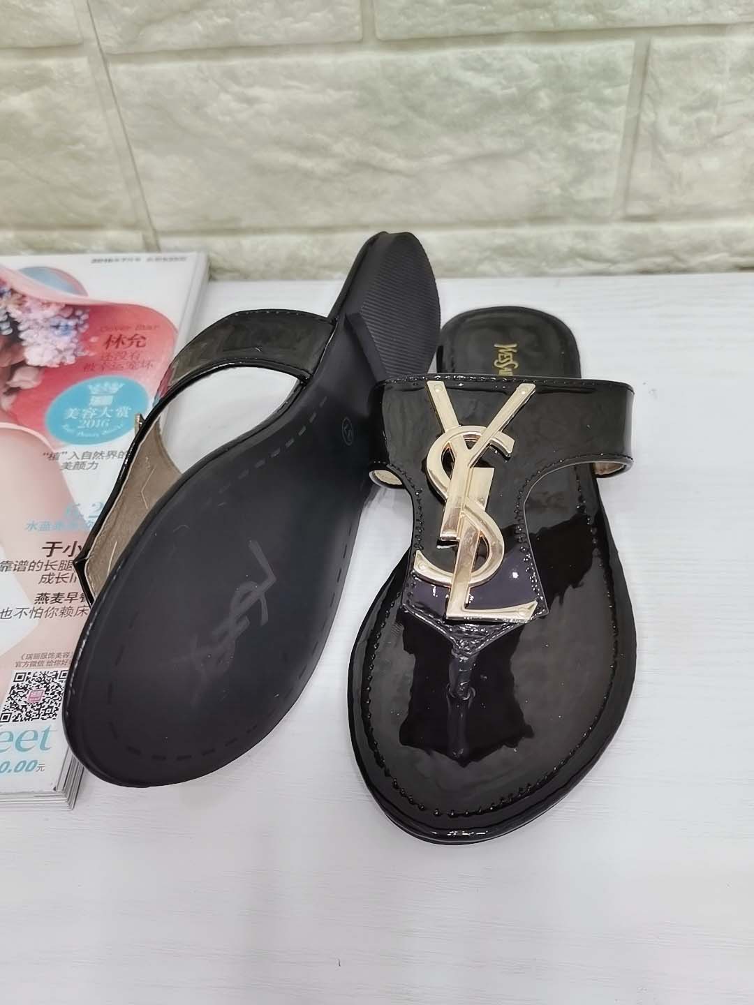 Classic Black Slippers LX-872066