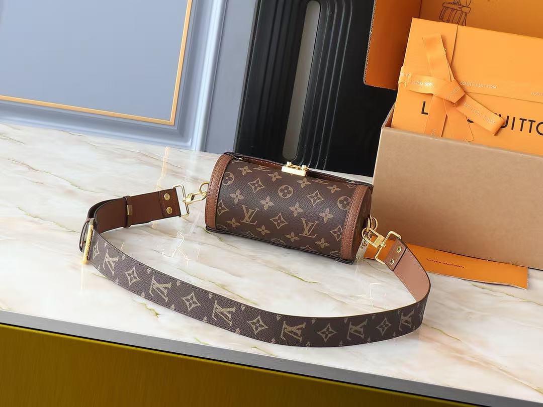 Woman’s Handbag with straps 7.5″x3.5″x3.5″ BB-9180001000732