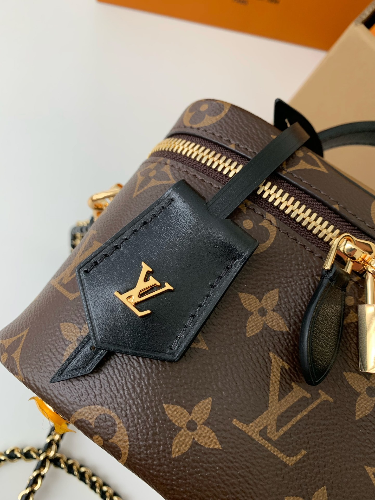 LV  VANITY M45165 19*13*11cm