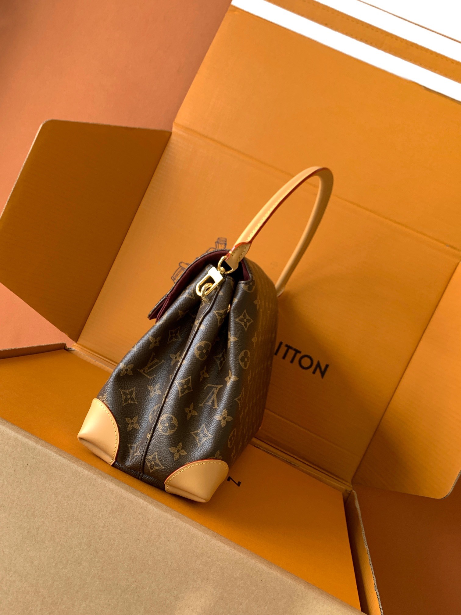 LV HIDE AWAY M14473 26x18x36cm