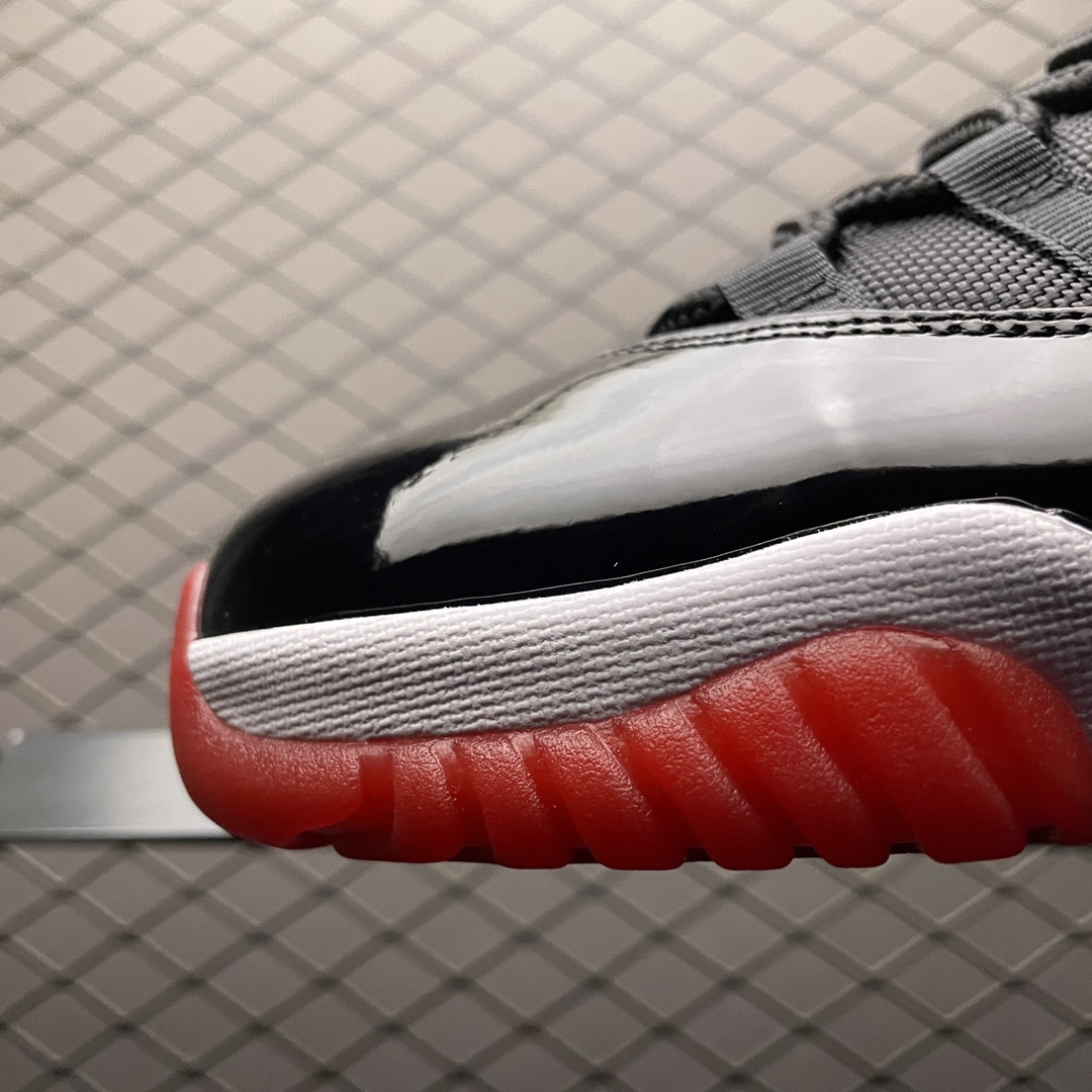 JRD 11 Retro Playoffs Bred 378038-061