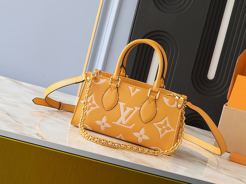 Yellow Leather Size 9.8″x5.1″x3.9″ Totebag with Adjustable Strap Chains BB-921543