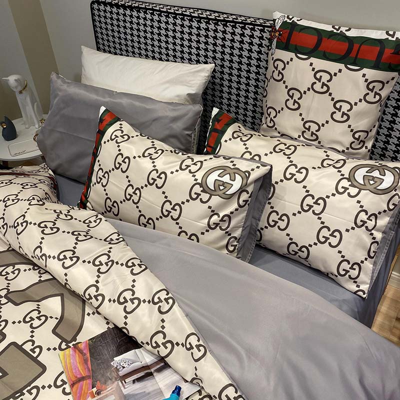 Fashion Pure Silk Digital Bedding Sets(1 Quilt,1 Sham,1 pillow cases)SJT-986054