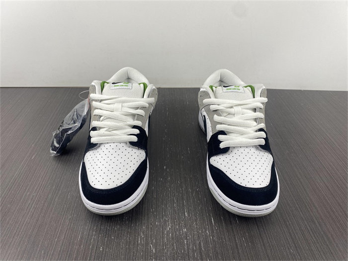NK SB Dunk Low Chlorophyll BQ6817 011