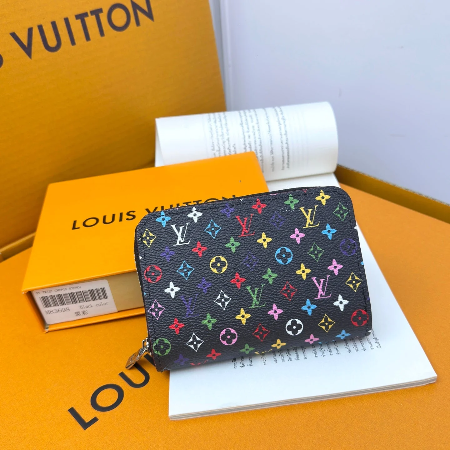 【Louis Vuitton】Cléa short wallet - Stylish design, made of soft cowhide leather.