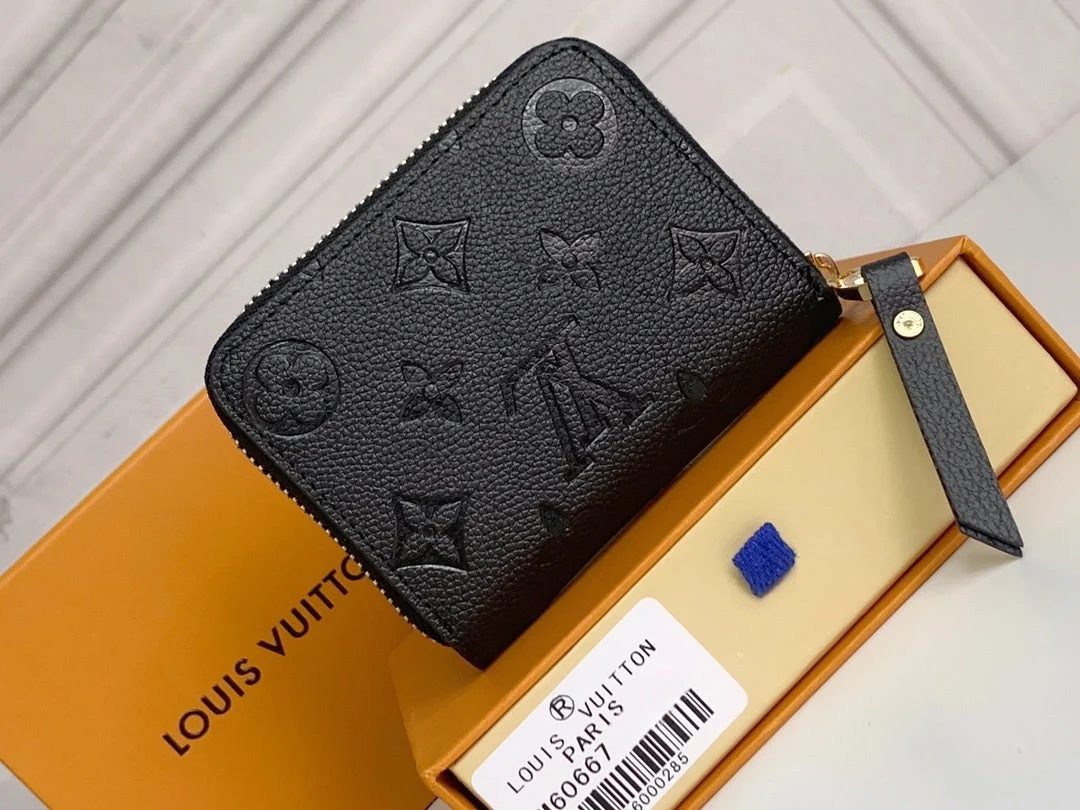[Louis Vuitton] Slim and convenient coin purse - an everyday essential. Special sale for a limited time only.