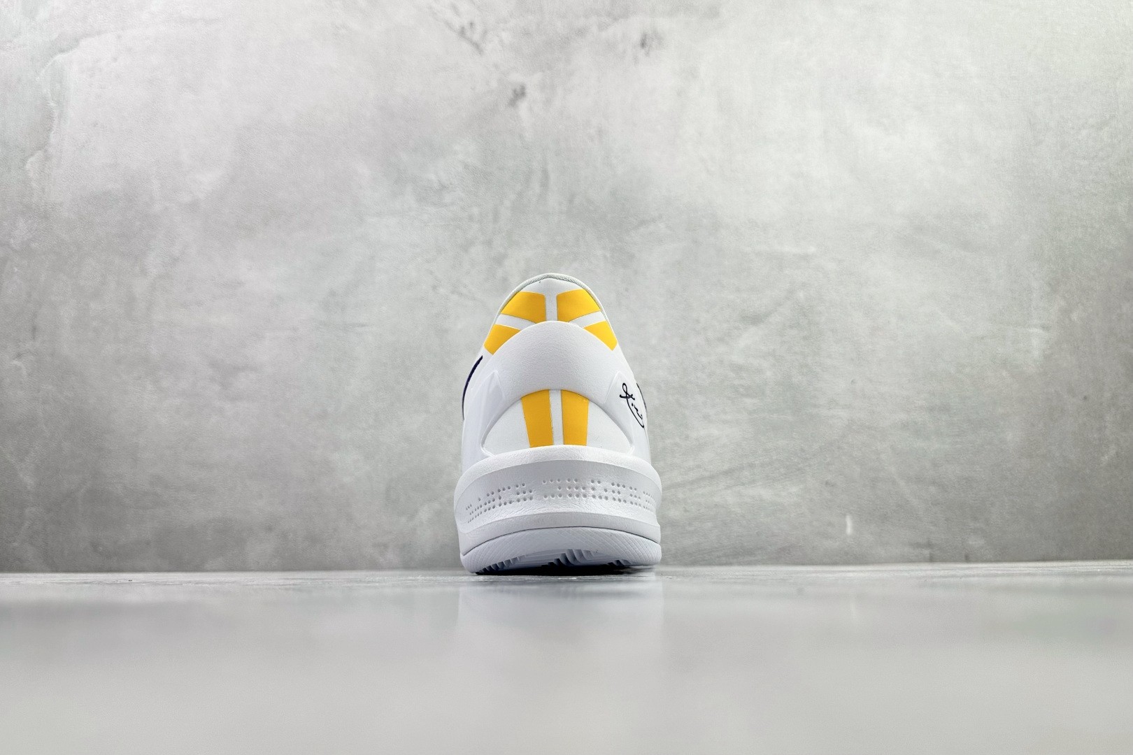 NK Kobe 8 Protro HF9550-100