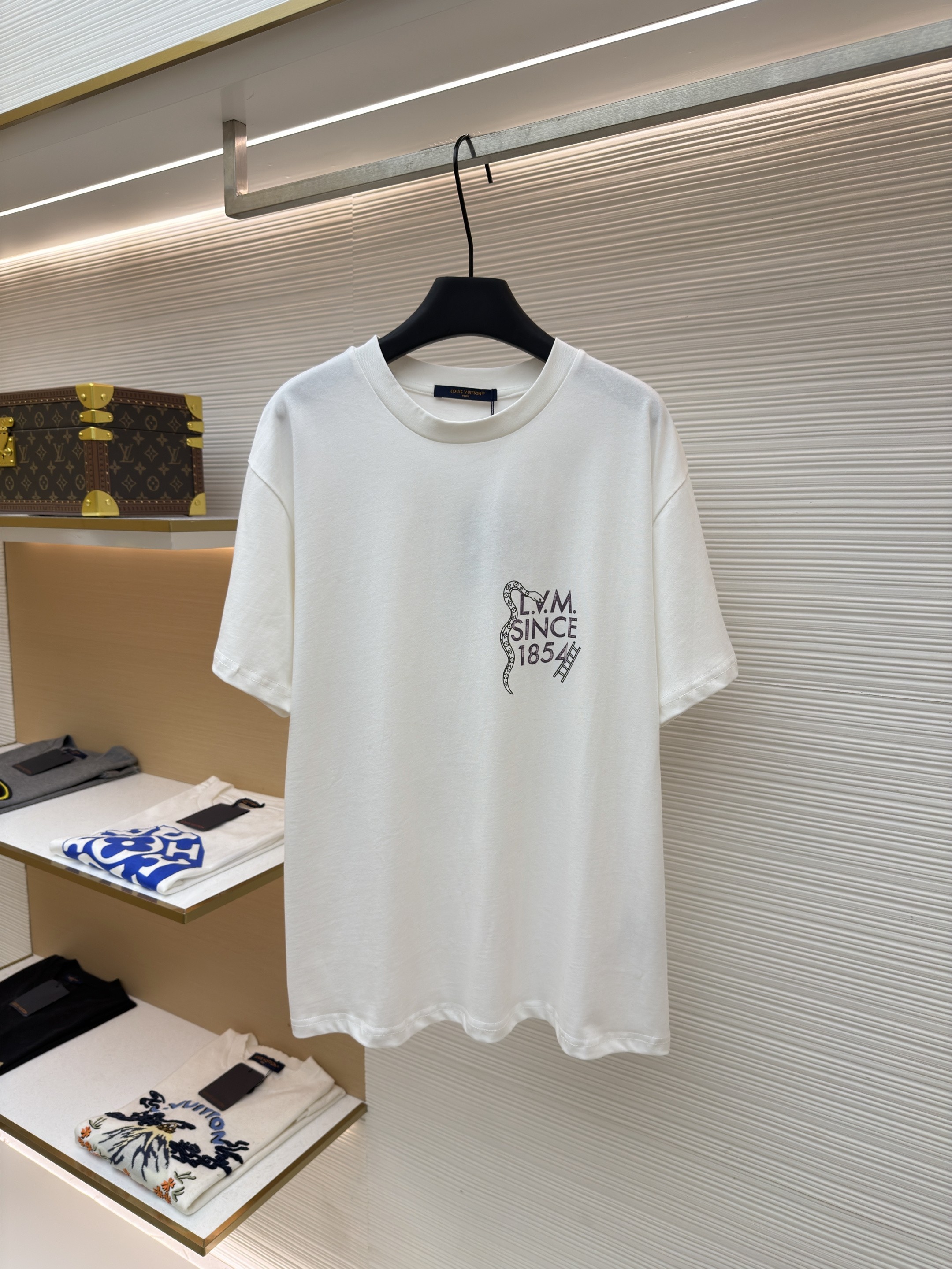 LV T-shirt