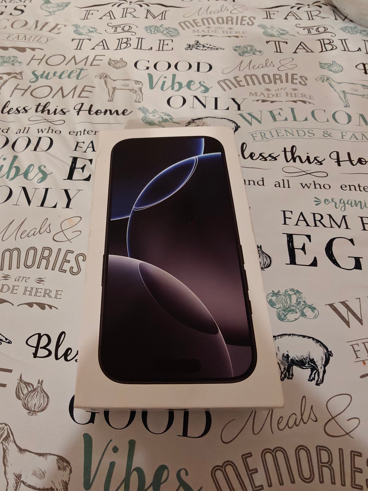 iPhone 16 pro 8M15