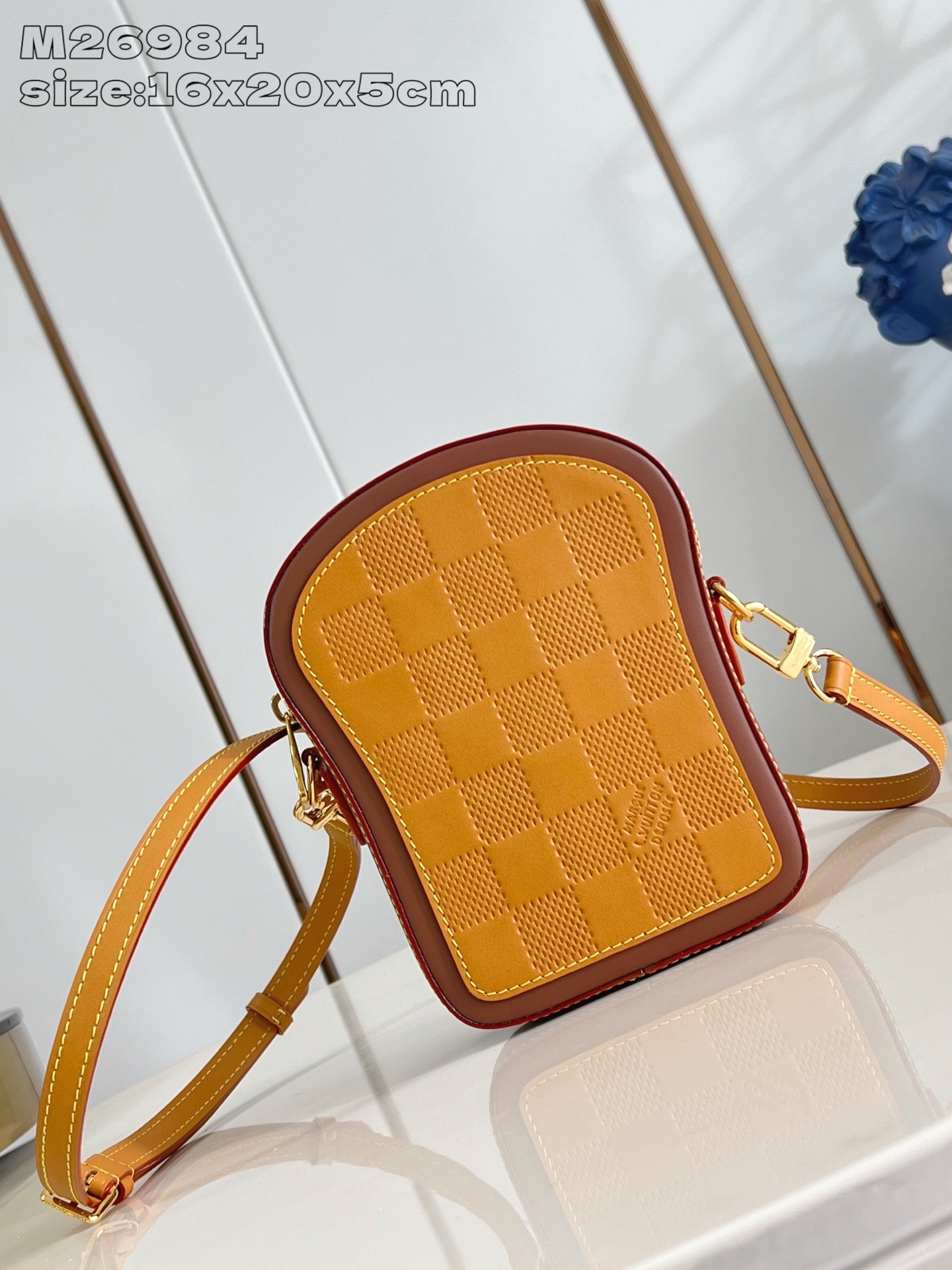 LV Toast M26984 16x20x5cm