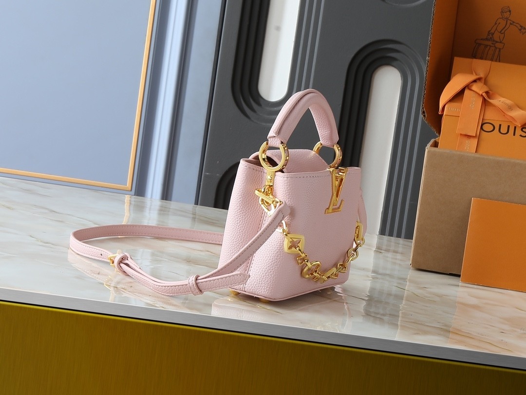LV Capucines bag 21x14x8cm
