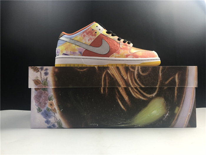 NK SB Dunk Low Street Hawker CV1628-800