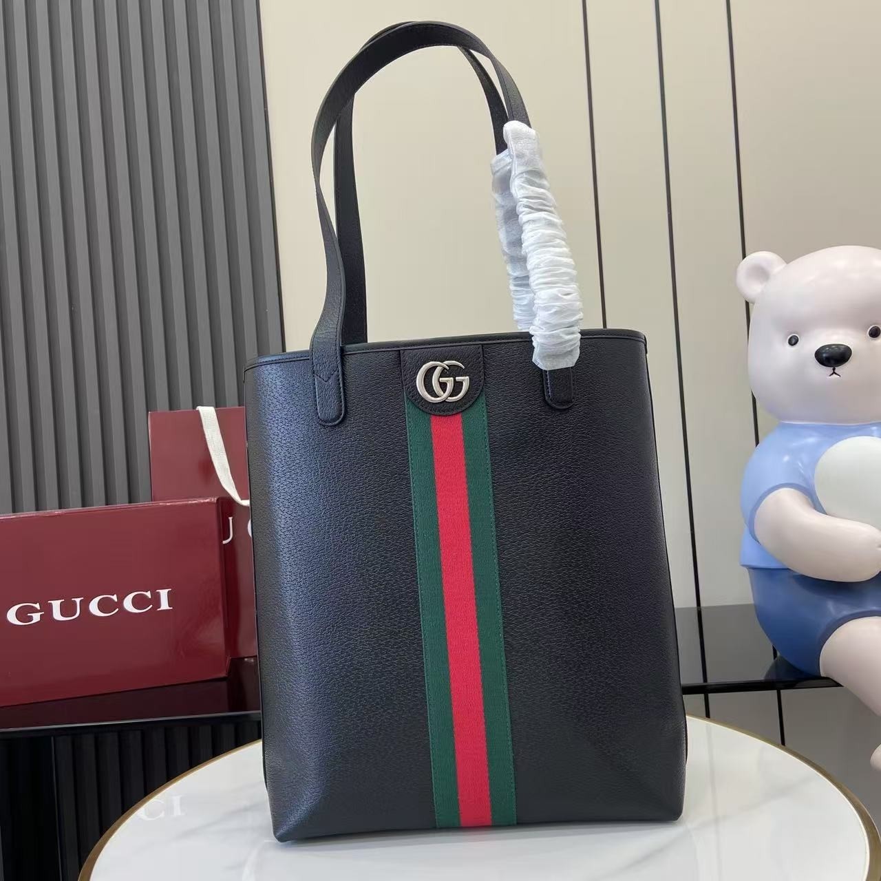 GUC Oidia Handbag 36x30x12.5cm