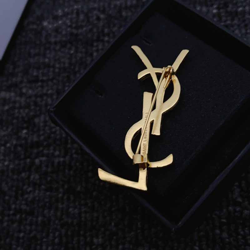 New Golden Letters Brooch QTXZ-9110011