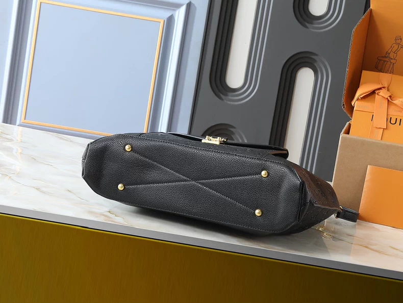 LOUIS VUITTON M27189 HOBO MÉTIS Gloves