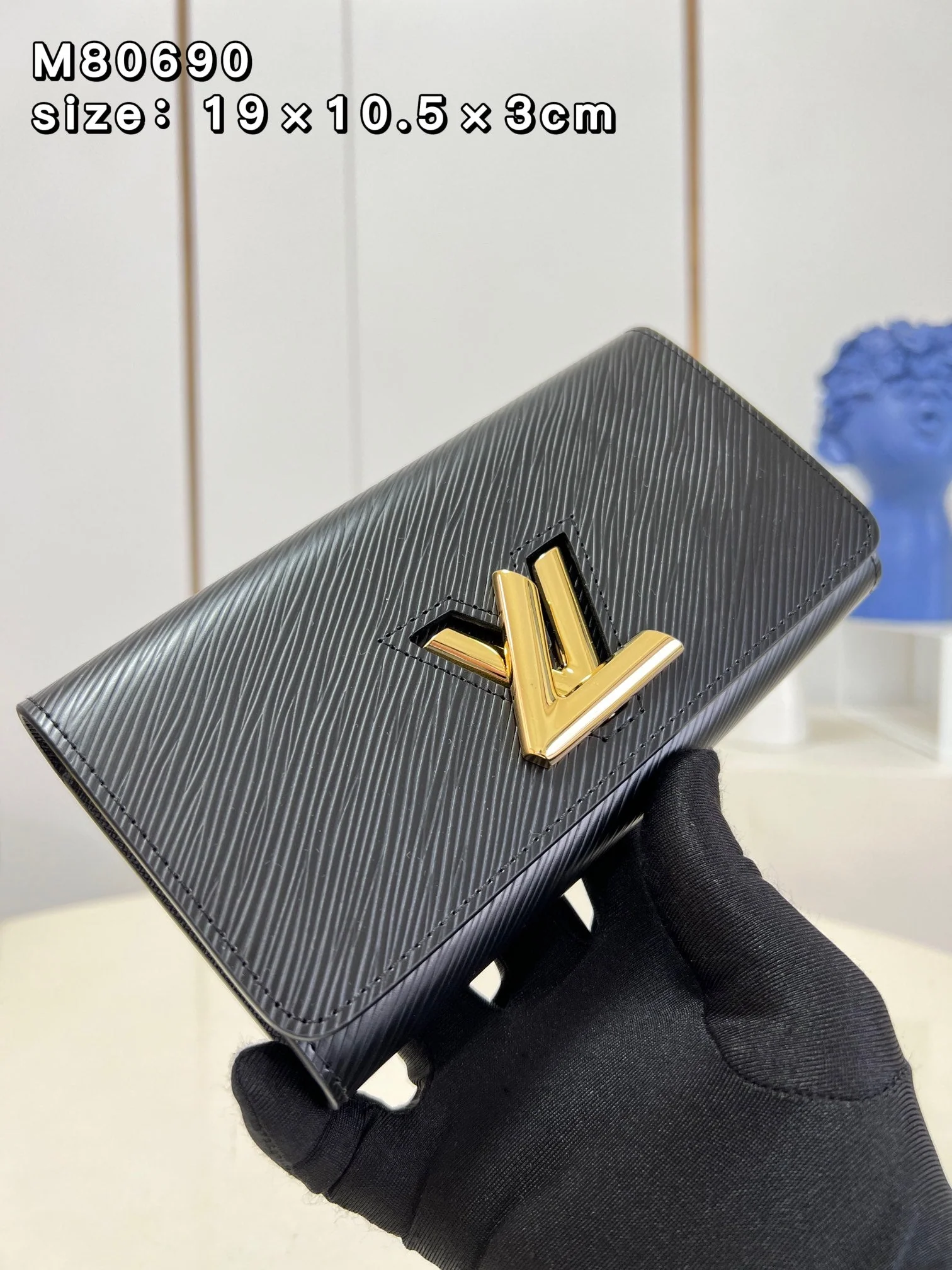 【Louis Vuitton】Sophisticated design, limited edition★Rare colors available★Twist long wallet