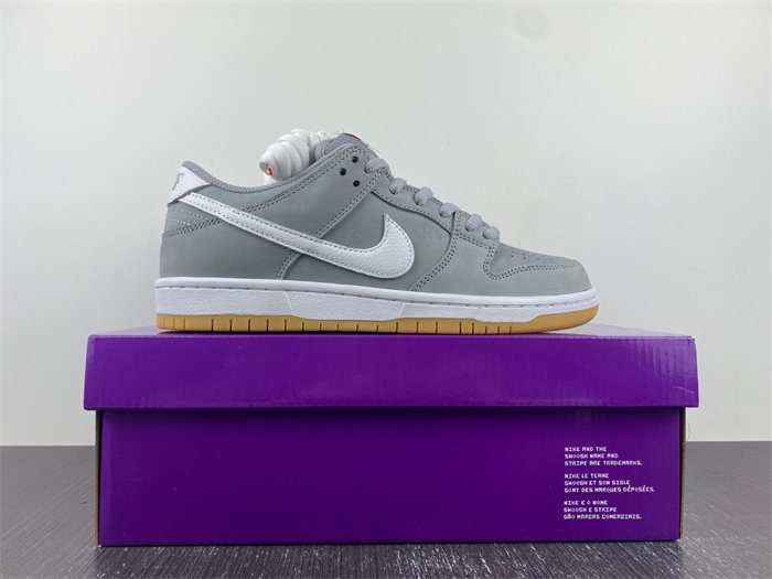 NK SB Dunk Low Pro ISO Orange Label Wolf Grey Gum DV5464-001