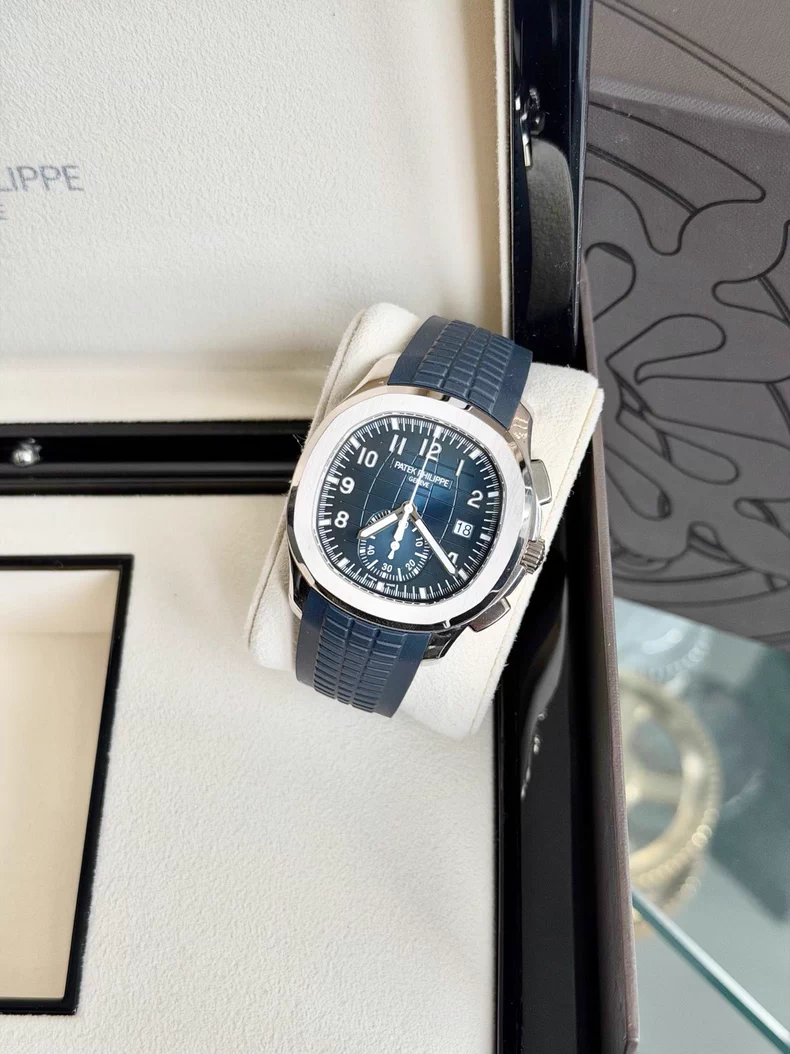 Patek Philippe Aquanaut Mens Watch 5968G-001