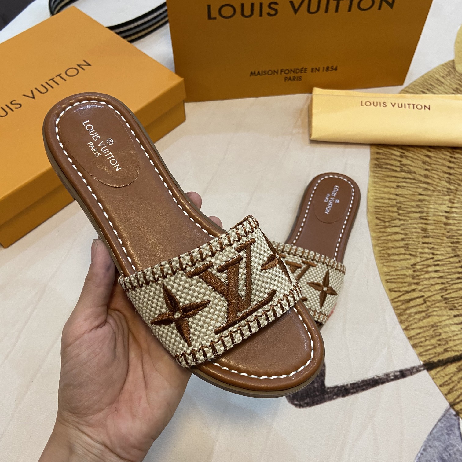 Classic Brown Embroidery Slippers LX-872070