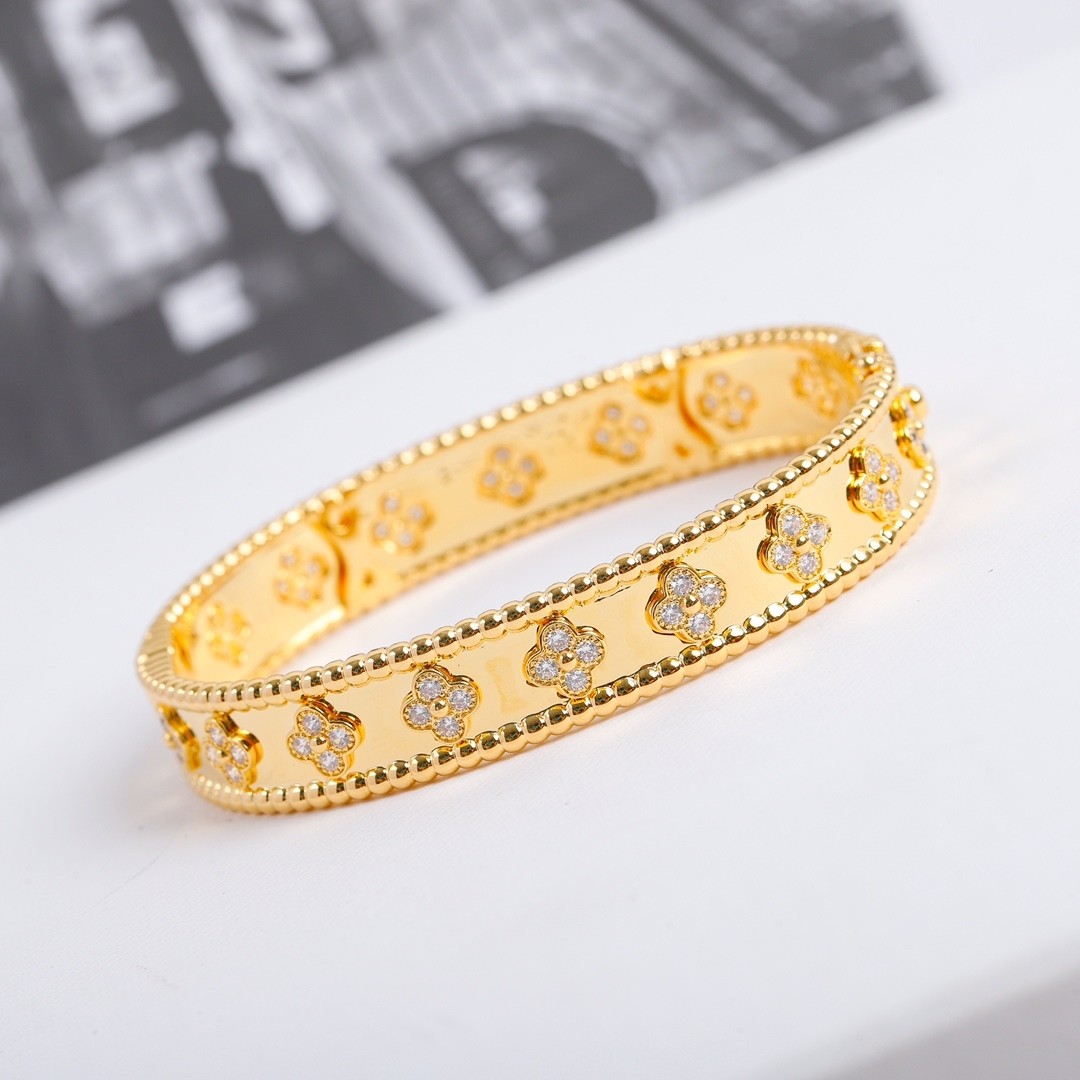 VCA Bracelets（Multiple colors）