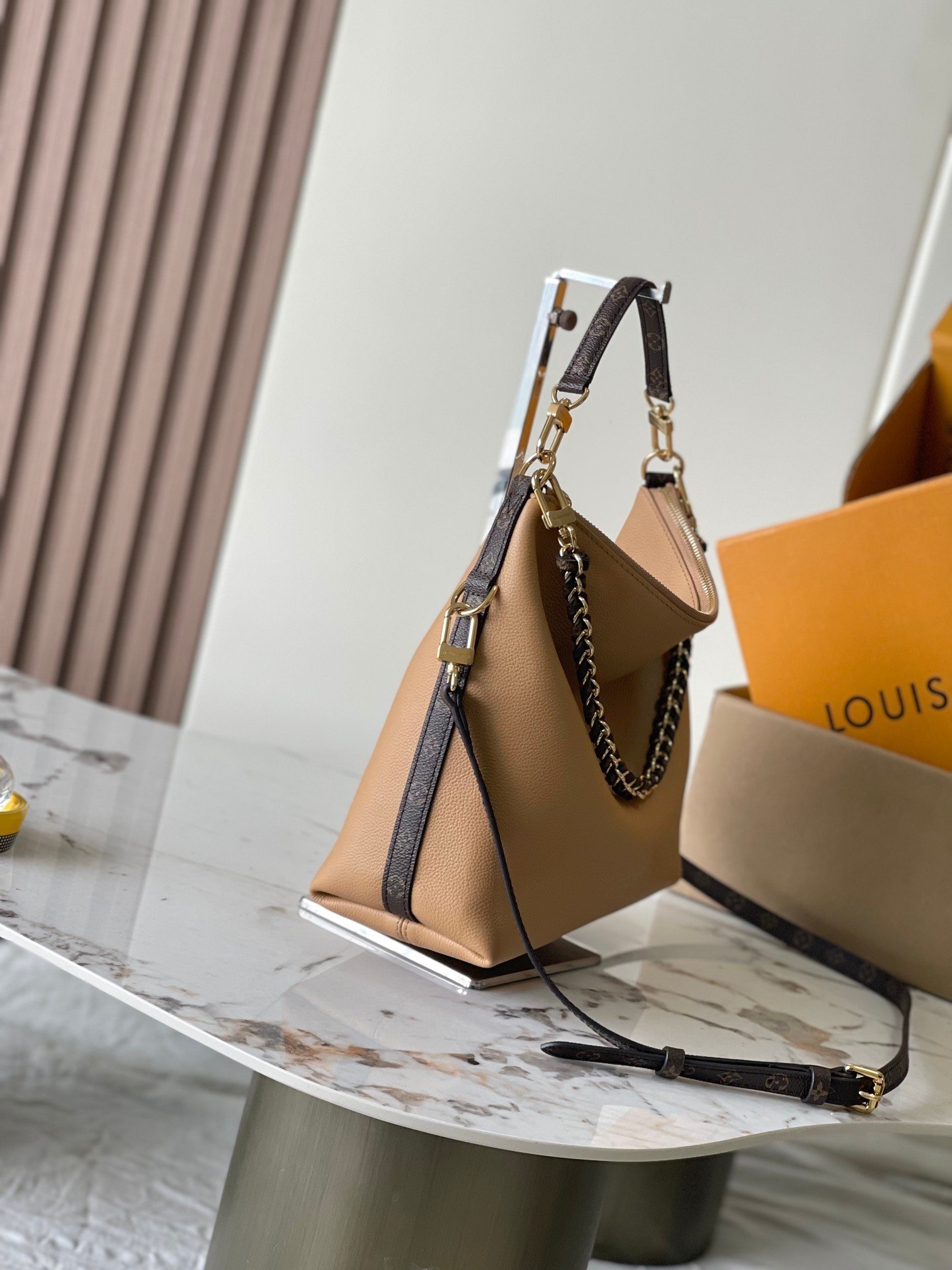 LV MULTIPASS M28029 Size：30x26x10cm