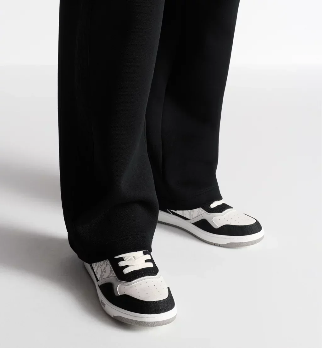 DR B27 Uptown Low-Top Sneaker