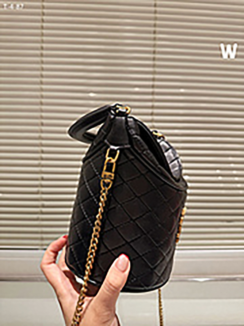6.3″x7.1″ Chains Leather Handbag BB-921018