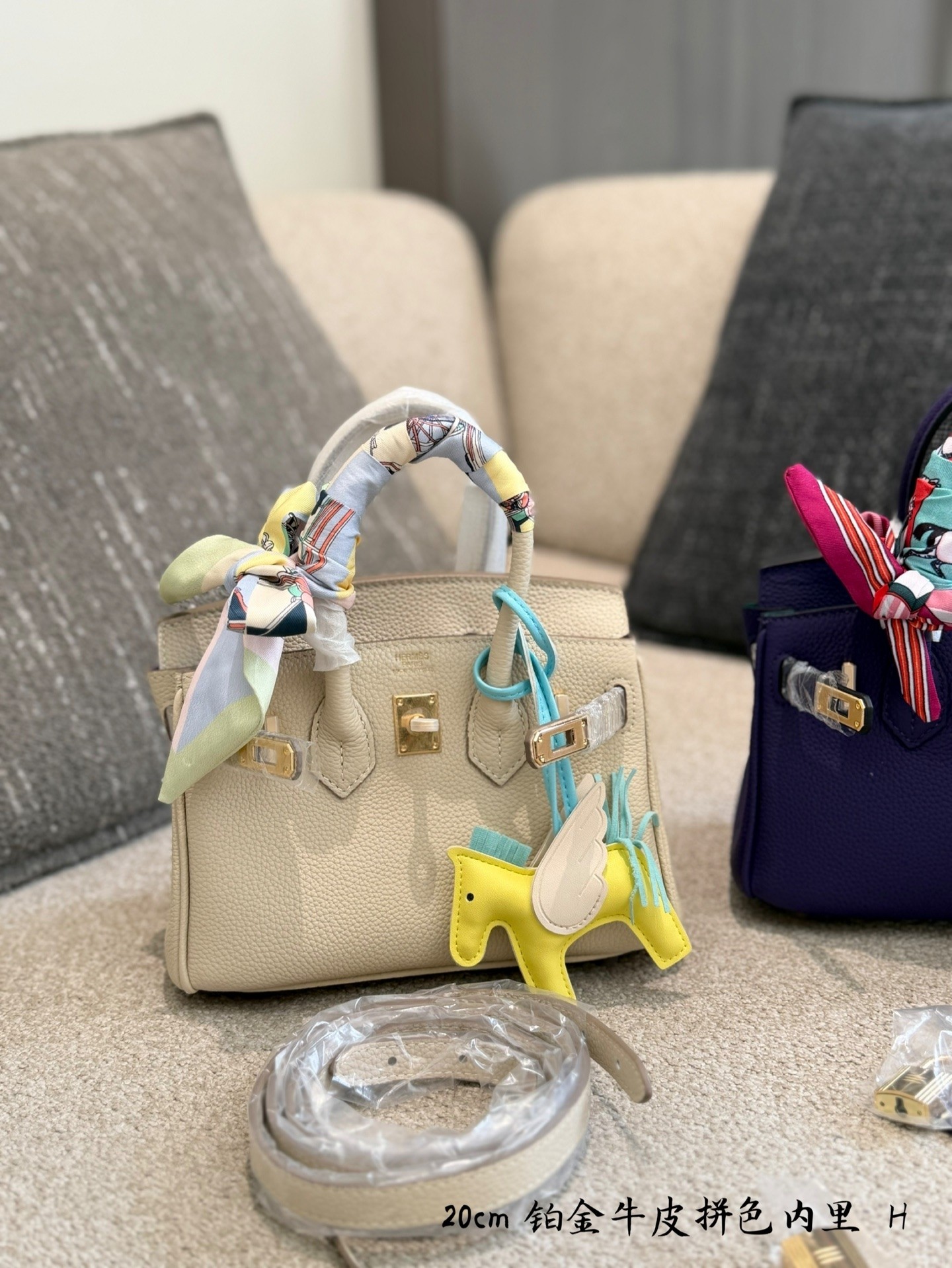 Herms Mini Kelly Size：20cm（Multiple colors）