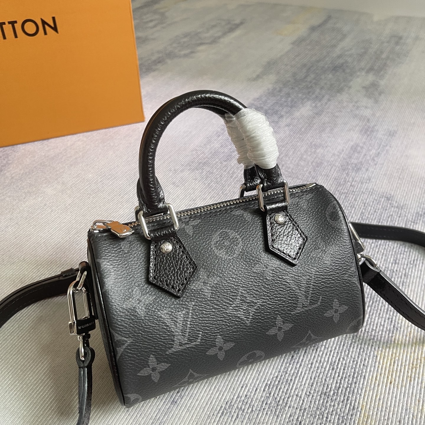 LV NANO SPEEDY M26573 10x7.5x16cm