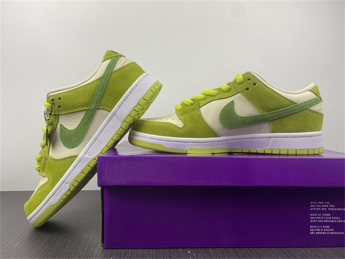 NK SB Dunk Low Green Apple DM0807-300