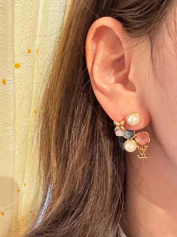 Elegant Stone-set Flowers Pearls Earrings ED-931325
