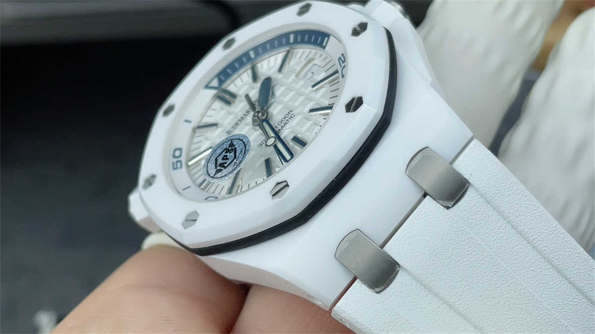 Audemars Piguet 15707 Ceramic Replica – APS White Ceramic Royal Oak Offshore 42mm