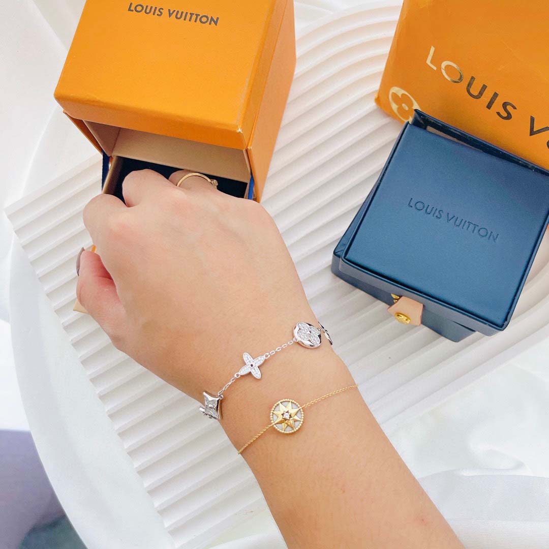 Fashion Diamond Flowers Bracelet VVSL-9110068