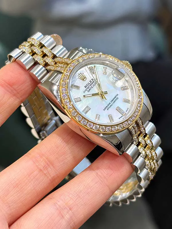 2Colors 31mm Stone-set Woman’s Watch WB-6641020