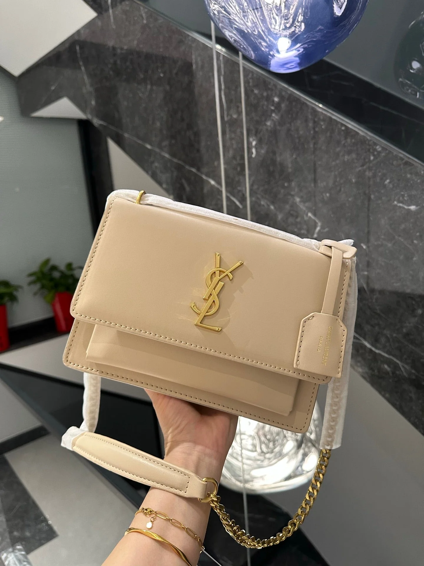 [Saint Laurent] Sunset Medium in smooth leather