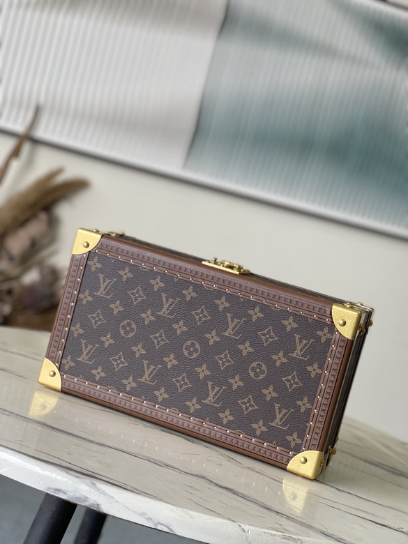 LV Watch Storage Box  Size：20.5x13.5x35cm