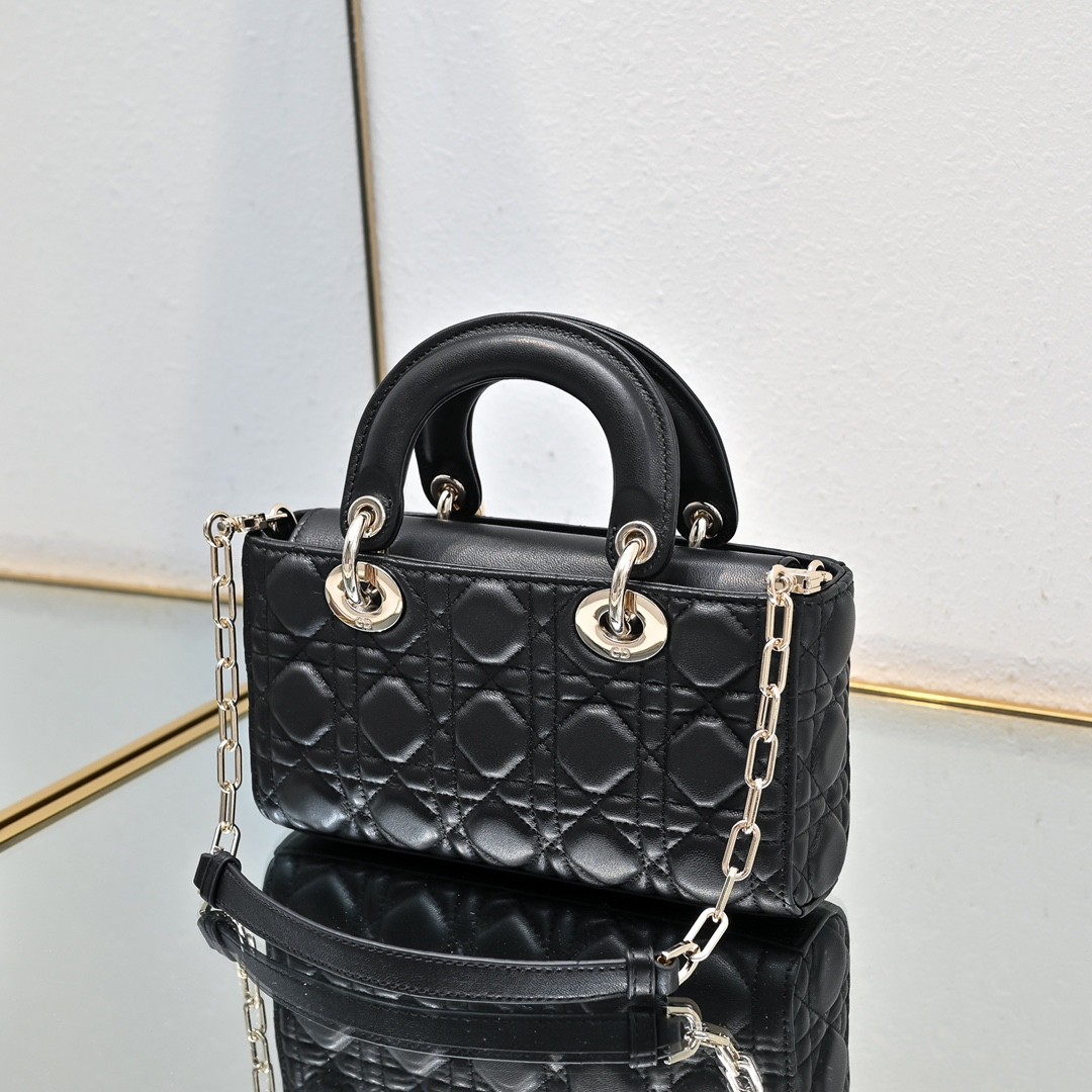 DR Shoulder bag 22x12x6cm