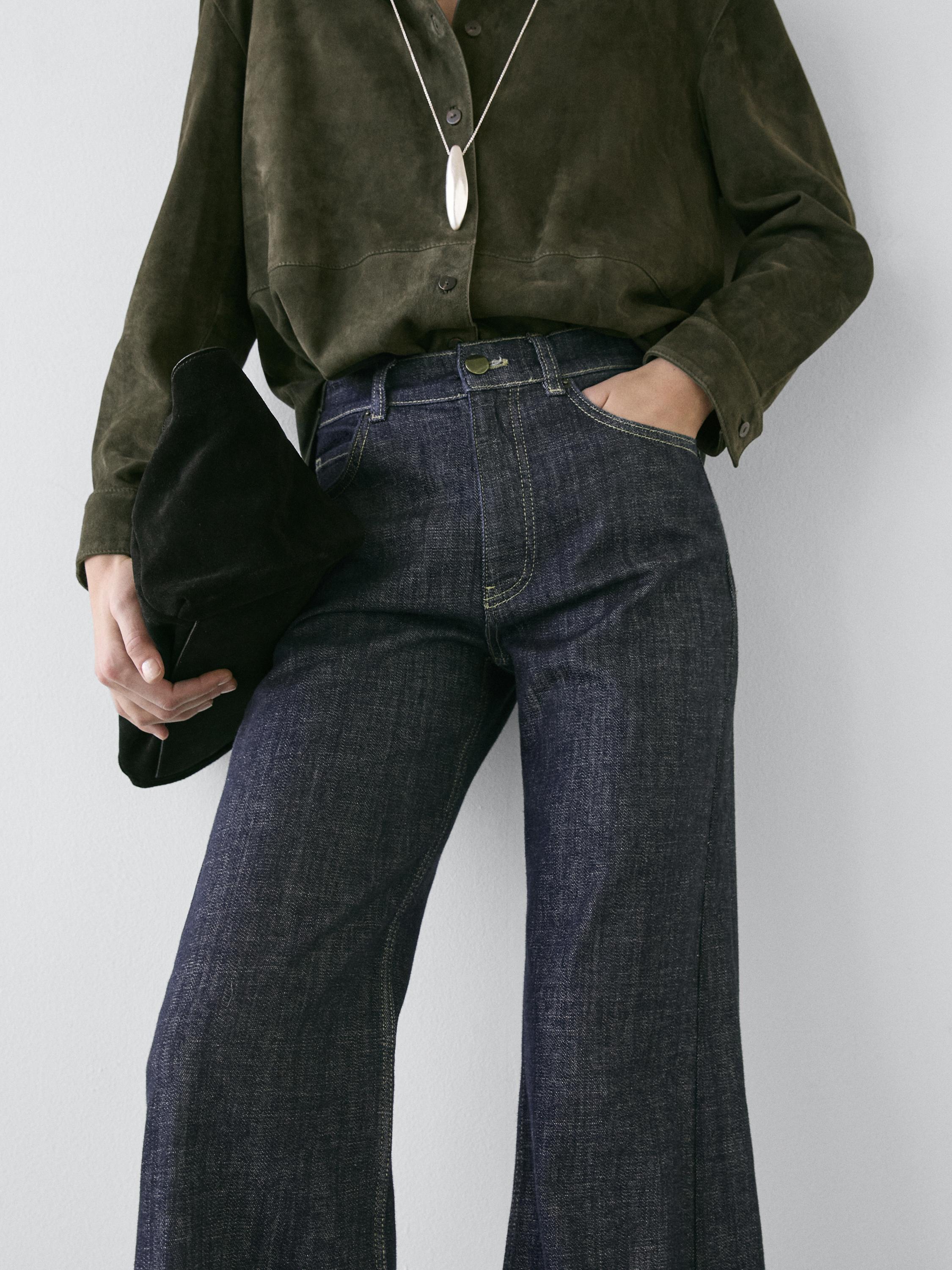 Jeans flare fit tiro alto