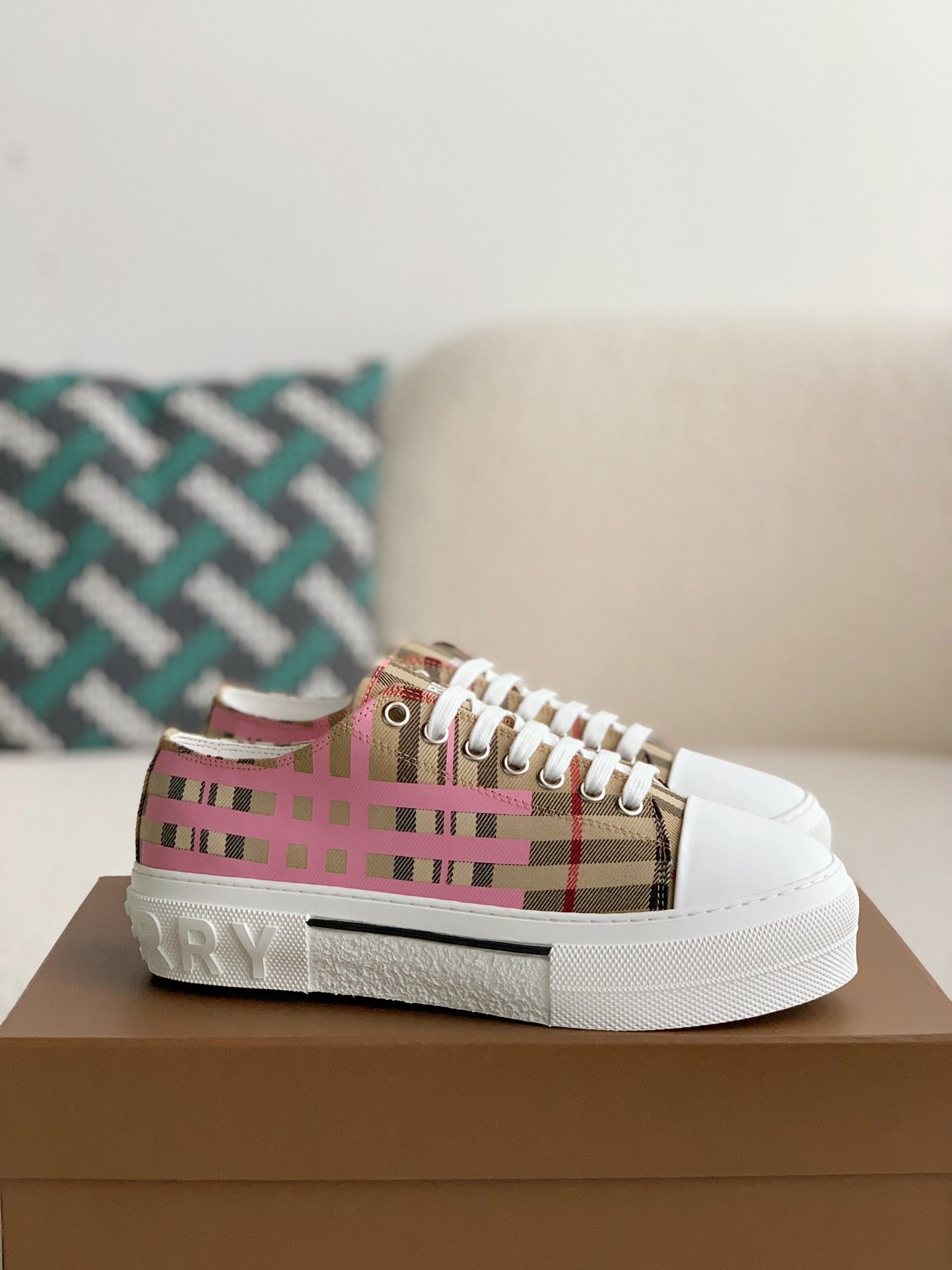 BBR Low cut casual sports shoes