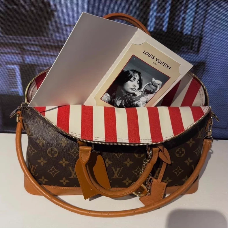 LOUIS VUITTON N30049 Alma MM Soft Celebration
